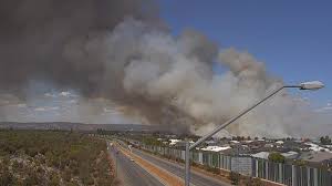 Bushfire threatening lives and homes in Ellenbrook, residents told to leave now