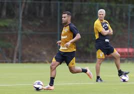 São Paulo analisa venda de Alisson para aliviar custo salarial e busca negociação com Vasco