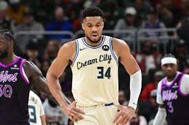 The home fans booed the Bucks. Giannis wasn’t going to just take it