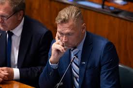 Kansanedustaja | Tomi Immosen kommentit naisista herättävät närää