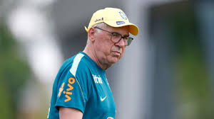 Técnico de Marrocos projeta embate com Ancelotti na estreia da Copa e avisa: 'Sei cada detalhe sobre ele'