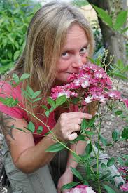 Katja Lüssenhop sammelt Pflanzen / Mehr als 500 Arten auf insgesamt 2000 ...
