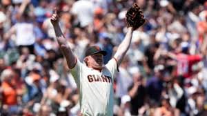 How ace found his groove ... by calling his own pitches