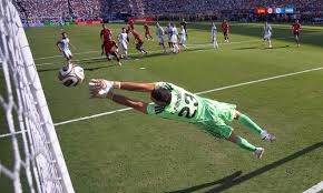 World Cup final between 10-man Argentina and Spain goes to extra time