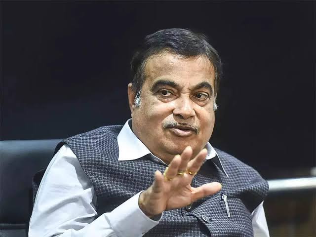 Nitin Gadkari bats for green hydrogen; says India needs to reduce oil  imports - The Economic Times