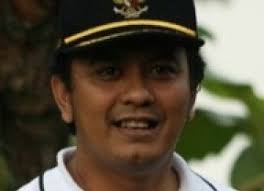 Dicky Chandra. A+ | Reset | A-. REPUBLIKA.CO.ID, JAKARTA - Kementerian Dalam Negeri (Kemendagri) hingga kini belum menerima surat pengunduran diri Wakil ... - dicky-chandra-_110906211624-120