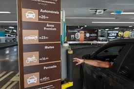 Projeto de lei prevê meia hora de tolerância em estacionamentos de shoppings de Cuiabá
