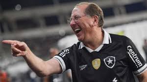 Botafogo tem goleiro, zagueiro e meia na mira para reforçar o elenco; veja nomes