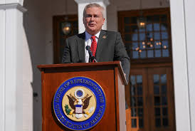 House Oversight chair: Bill Clinton punts question to committee on whether Trump should testify in Epstein probe