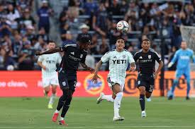 Os primeiros 2 gols na carreira de David Vazquez deram ao San Diego uma vitória muito necessária.