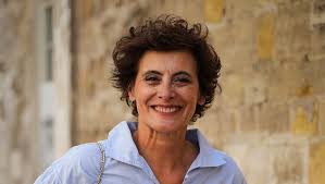 Inès de la Fressange: Indépendance amoureuse et fierté maternelle - Imagen ilustrativa del artículo
