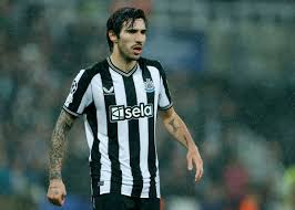 Report: Chelsea facing major battle to sign Premier League midfielder
