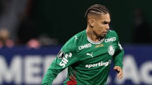 Procuradoria do STJD muda decisão e suspende Paulinho, do Palmeiras