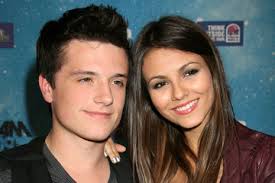 Victoria Justice Josh Hutcherson Guests Arriving At Spike TV&#39;s 2009 Scream Awards. Source: FlynetPictures.com. Guests Arriving At Spike TV&#39;s 2009 Scream ... - Guests%2BArriving%2BSpike%2BTV%2B2009%2BScream%2BAwards%2BoHTCYzp5IGlm