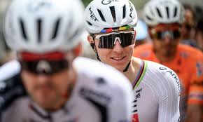 Tadej Pogacar niet solo, maar wel de beste: dubbelslag voor Sloveen in Ronde van Romandië