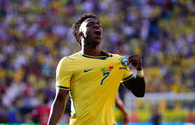 Felipão revela "promessa" de Vini Jr para Copa: "Seis gols"