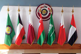 قادة الخليج في جدة يدينون الاعتداءات الإيرانية ويأمرون بتسريع السكك الحديدية والربط الكهربائي والمائي