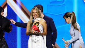 Latin Grammys are here! Live updates on red carpet fashion, winners and more
