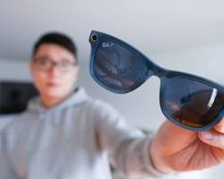 Image of User viewing directions through RayBan Meta Smart Glasses