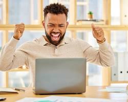 person celebrating a successful online sale resmi