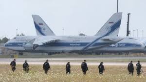 DIRECT. Drone explosif à l'aéroport de Leipzig : l'UE évoque un acte de "terrorisme soutenu par un Etat", la France convoque le chargé d'affaires russe à Paris — franceinfo