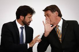Bloqueio das contas de ex-ministro de Bolsonaro revela impacto de sentença contra fake news