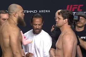 UFC Abu Dhabi: Valter Walker Hits Calf Slicer on Thomas Petersen, Wants to Avenge 
