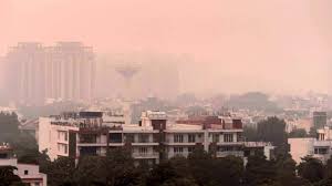 रेगिस्तान की धूल आई, गर्म और ठंडी हवा की हुई टक्कर... ऐसे धुंध में डूबा दिल्ली-NCR