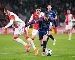 Arsenal vs. Slavia Praga: ¡Champions League en Juego! Resultados al Minuto