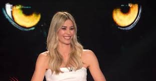 Santarelli: “Mio marito è da dieci e lode. Mi ha detto ‘ricordati che lavoro al Milan’ come…”