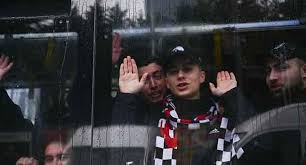 Beşiktaşlı taraftarlar, derbi için Chobani Stadı'na geldi