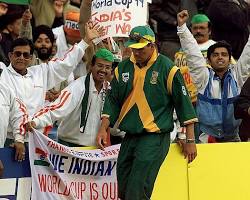 Image of Hansie Cronje with the Cricket World Cup trophy