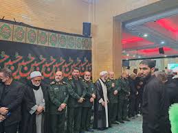 عزیز جعفری و طائب کنار یکدیگر در یک مراسم گرامیداشت/ تصاویری از فرماندهان کل سپاه از زمان دفاع مقدس تا کنون در مراسم ترحیم فرمانده کل پیشین سپاه