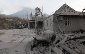 Hasil gambar untuk FOTO-FOTO KORBAN GUNUNG API