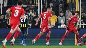 Com brilho de brasileiros e estreia de Vítor Pereira, Nottingham Forest atropela Fenerbahçe pela Europa League