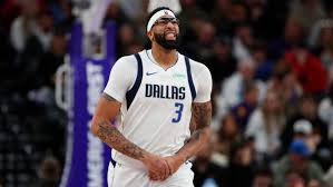 Mavs' Anthony Davis to miss time with ligament damage in hand