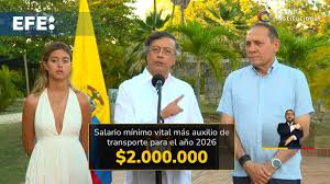 El Gobierno colombiano sube un 23,7 % el salario mínimo, que será de unos 535 dólares en 2026