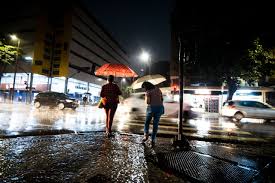 Brasileiros recebem alerta para chuva que vai atingir o país entre o dia 20/07 e 21/07
