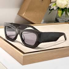 DHgate.com:Premium Metal Frame Cat Eye Sunglasses - UV400 Protection, Vintage Fashion. Best Seller! Shop Now!:Fashion Accessories