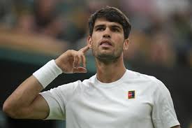 Carlos Alcaraz en acci&oacute;n durante el Masters 1000 de Cincinnati 2025