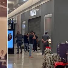 Funcionária é morta a tiros por ex em joalheria de shopping em SP