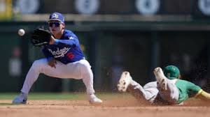 Dodgers player Hyeseong Kim striking a batting pose