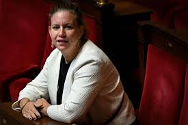 Octobre rose : Mathilde Panot refuse de porter le ruban, tollé au gouvernement et au RN — Le Monde.fr