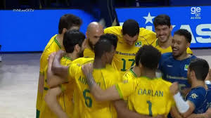 Deu Brasil! Equipe de Bernardinho vence o set por 17x15 e fecha o jogo por 3x2