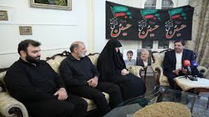 ابلاغ پیام تسلیت و همدردی رهبری با خانواده شهید ذوالفقاری