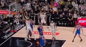 Wemby dunks on KAT and OG Anunoby with a lefty slam