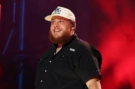 Luke Combs Races Back to Top Five of Country Airplay Chart with ‘Fast Car’