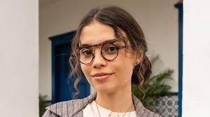 A Nobreza do Amor: Antes de se transformar, Ana Maria chama atenção de galã