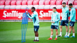 Cumbre alrededor de Nico en Lezama