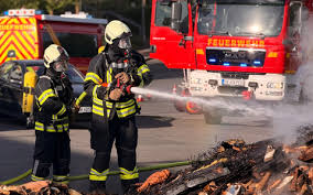FW-EN: Brand in Müllwagen